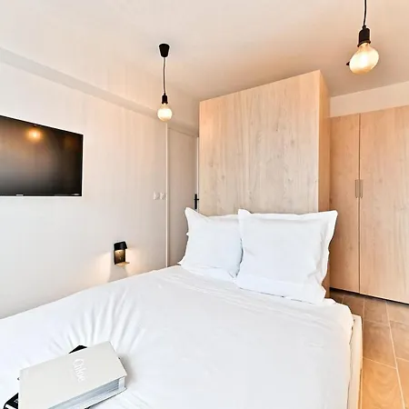 Parisian Getaway Near Gare De L'est - Ii *