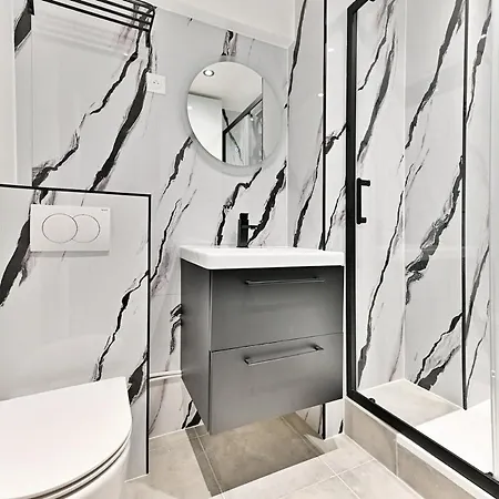 Parisian Getaway Near Gare De L'est - Ii パリ