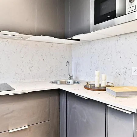 Appartement Parisian Getaway Near Gare De L'est - Ii *