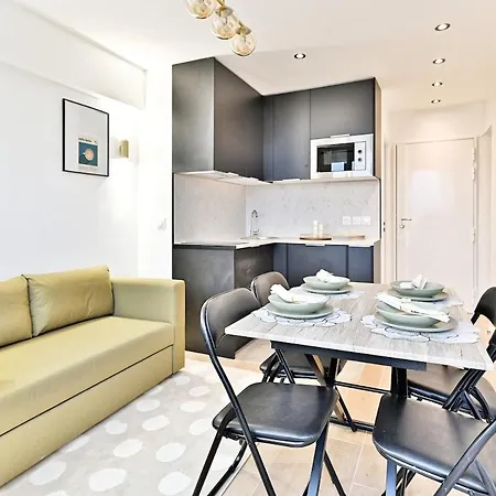 アパート Parisian Getaway Near Gare De L'est - Ii パリ